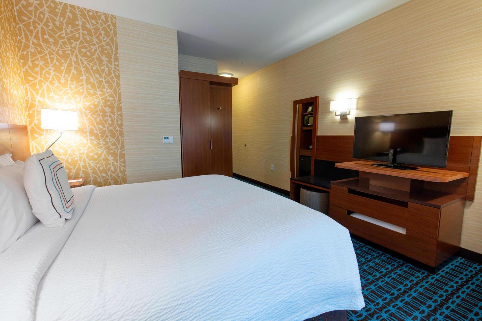 Fairfield Inn & Suites By Marriott Atlanta Вудсток Екстер'єр фото