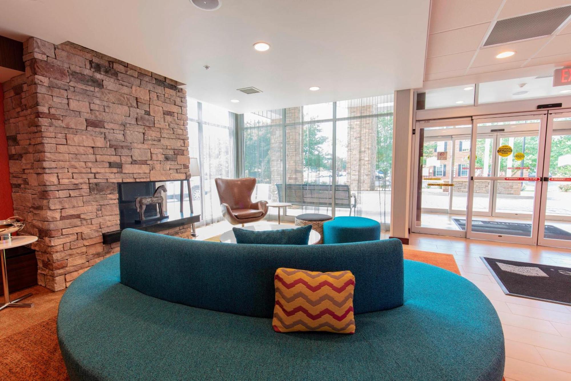 Fairfield Inn & Suites By Marriott Atlanta Вудсток Екстер'єр фото
